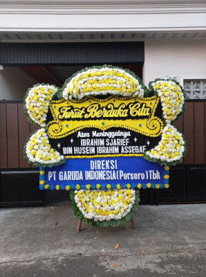 Papan Bunga Duka di Teluk Segara