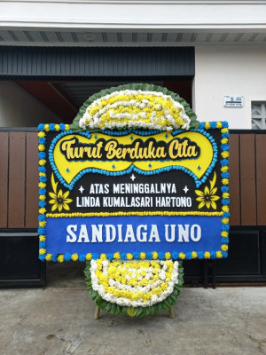 Papan Bunga Duka di Teluk Segara